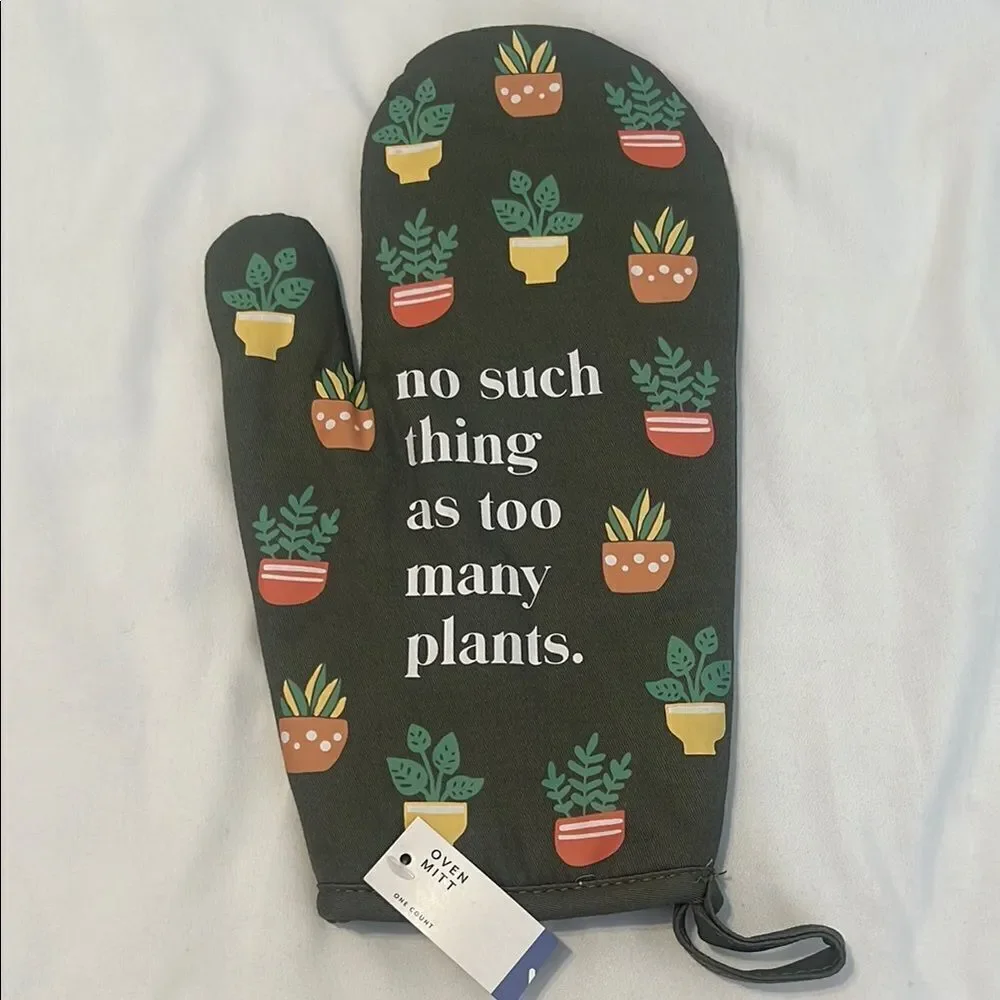 NWT Green Plant Pattern Oven Mitt “No such thing as too many plants”